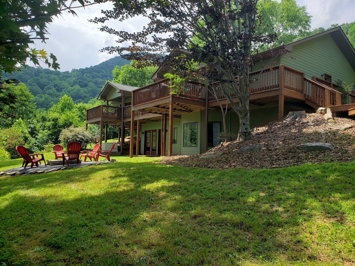 Beautiful Private Mountain Estate near Asheville