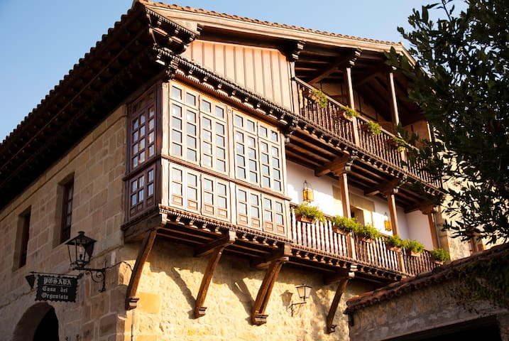 Santillana del Mar的民宿