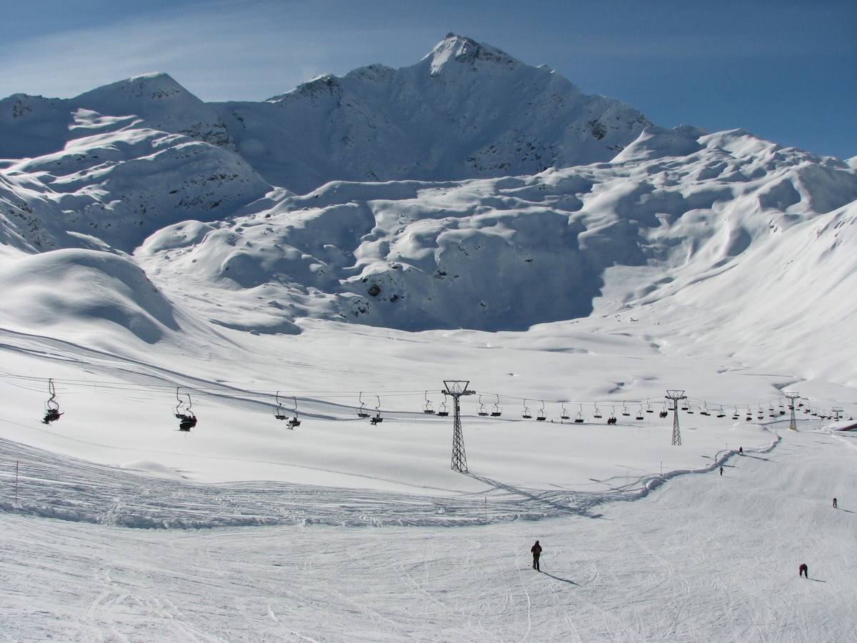 斯普吕根（ Splügen ）滑雪和徒步天堂（ Chalet Hegy ）