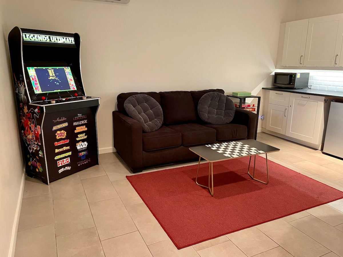 Gamer 's Lounge |游乐场、棋盘游戏、加大双人床！