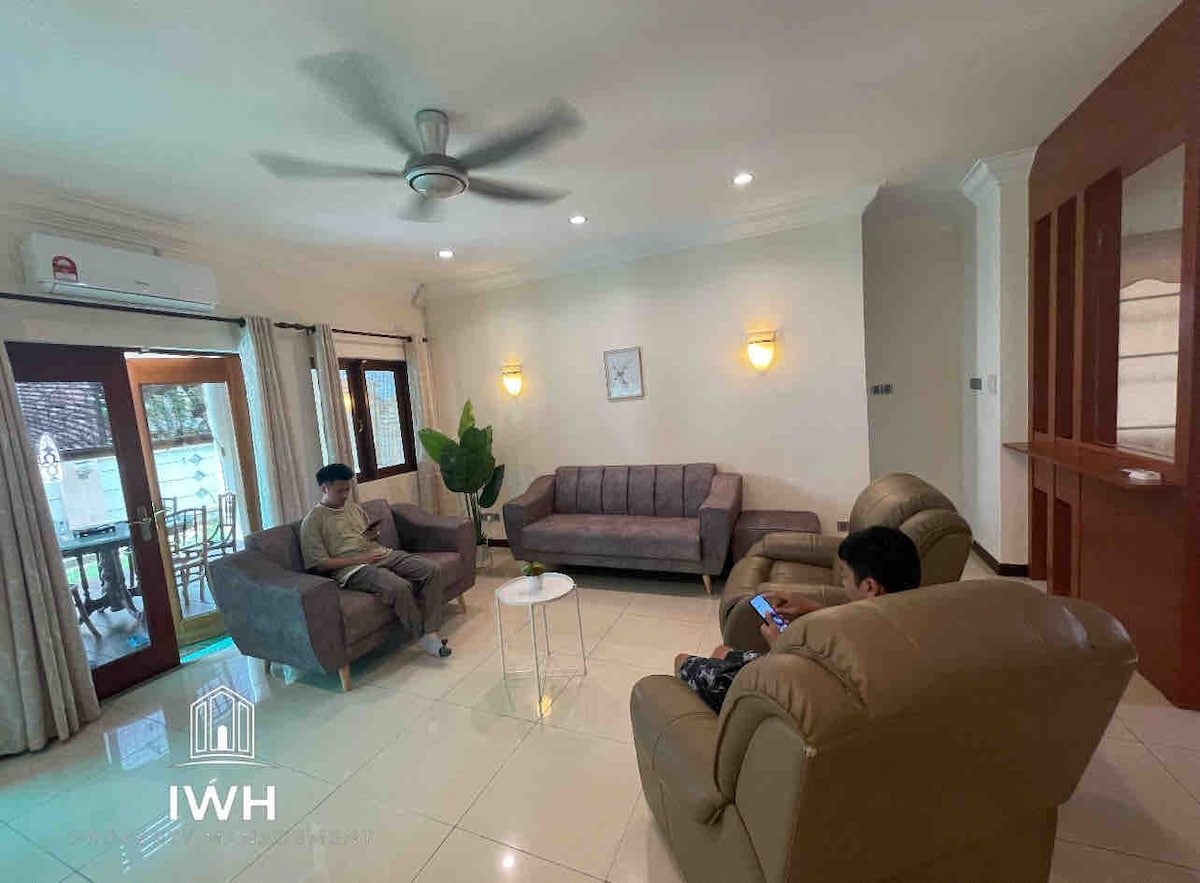 Sunway Villa 5BR Bungalow BBQ Karaoke by IWH