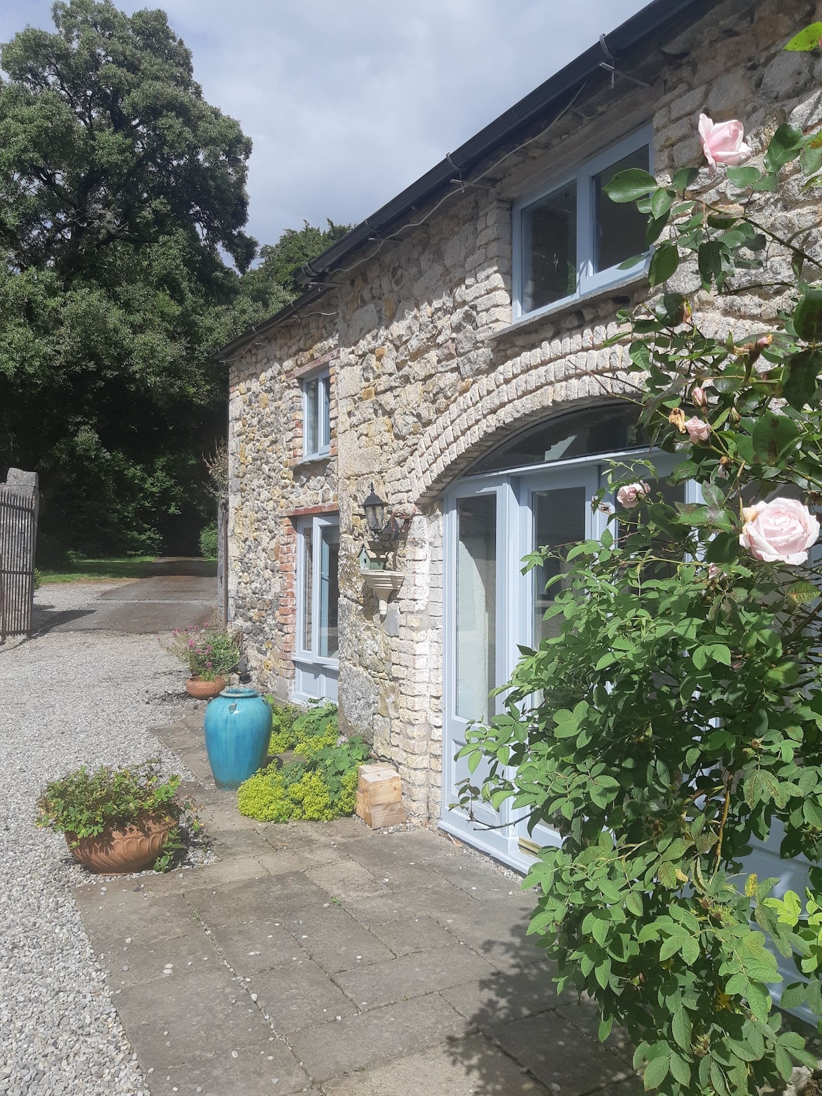 Romantic retreat in the countryside