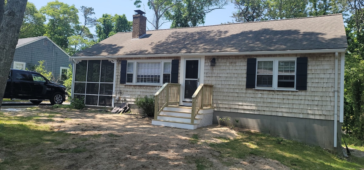 Cozy Cape Cod Cottage with Beach Pass!