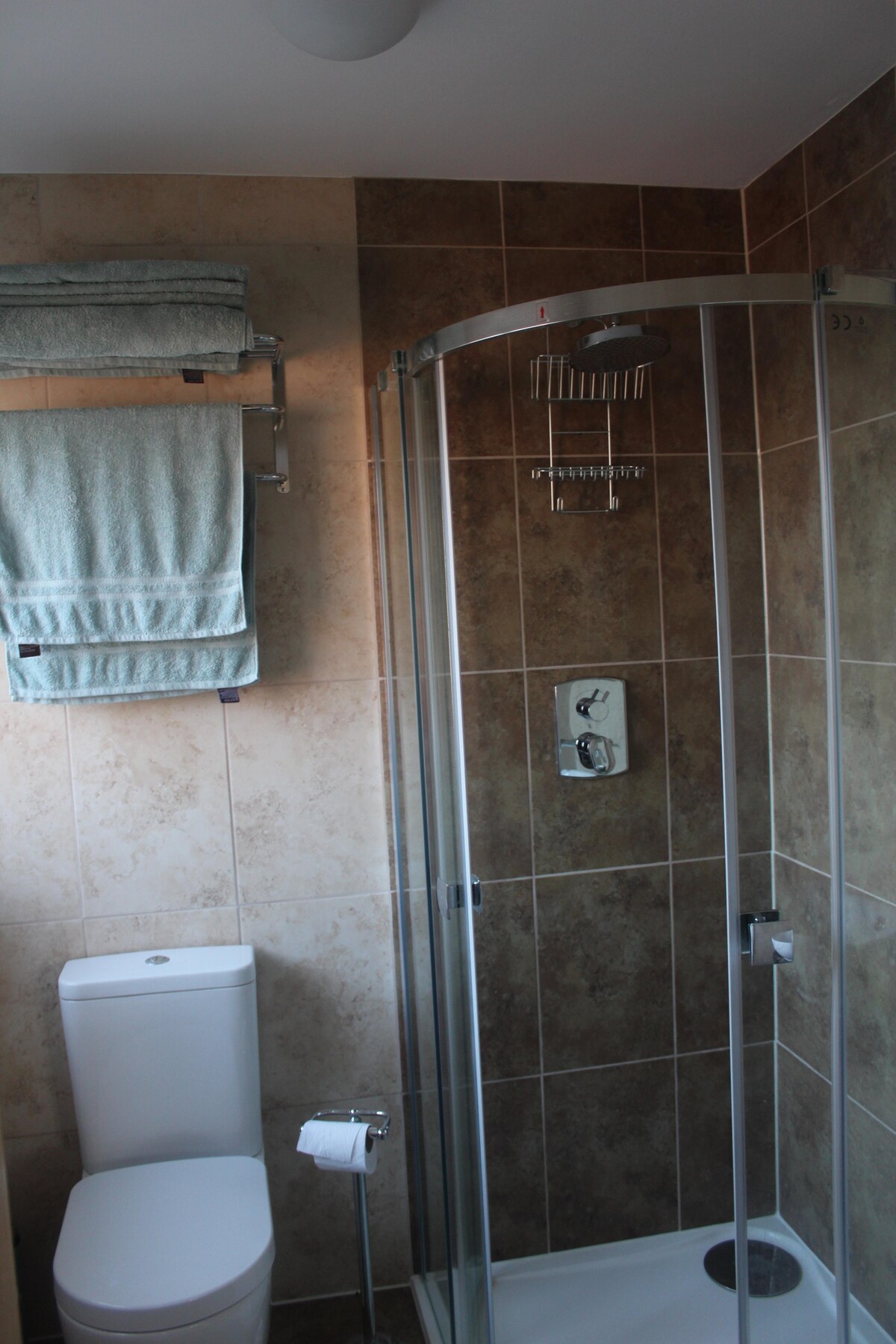 Modern-Double room-Ensuite with Shower-Countryside