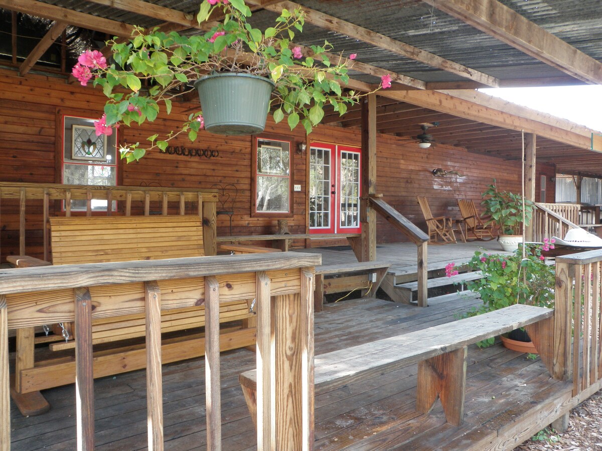 The Bunkhouse @ Roses River Ranch