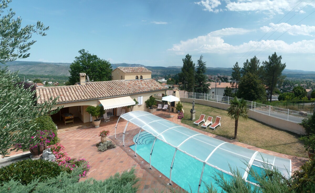 Villa Lazuel 4* Aubenas, jardin&piscine privative