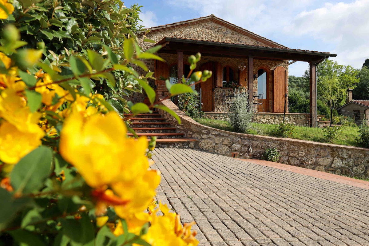 La Moraiola - Characteristic Tuscan barn