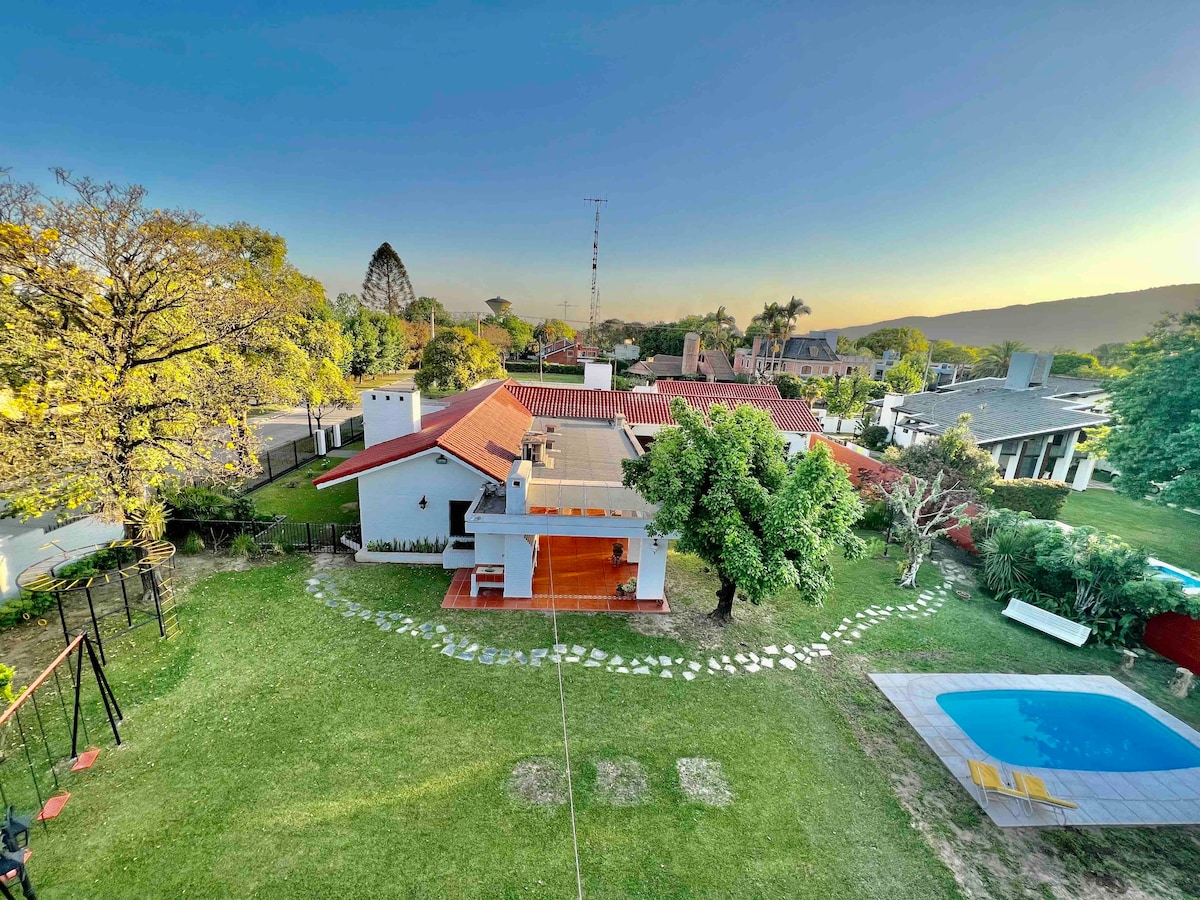 Huge House w/Pool, Grill, Garden in Yerba Buena