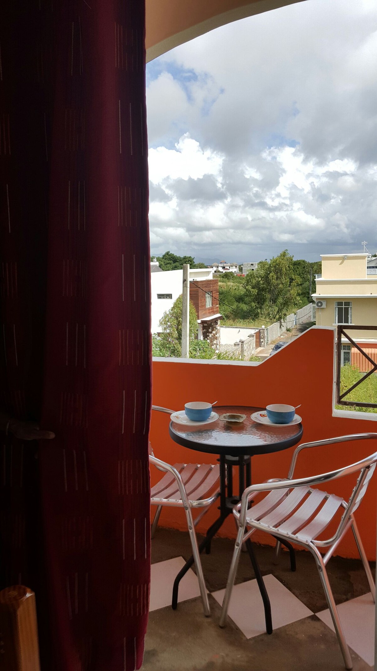Rent apartment for 1-2 persons at Mon Choisy beach