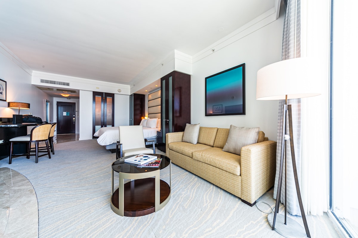 Sorrento Ocean/Bay Jr Suite in the Fontainebleau