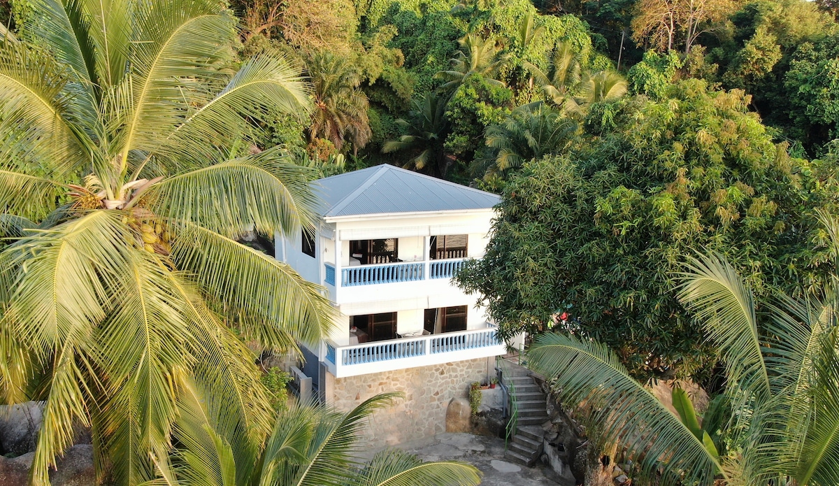 水晶公寓（ Crystal Apartments Seychelles SeaView ）一楼