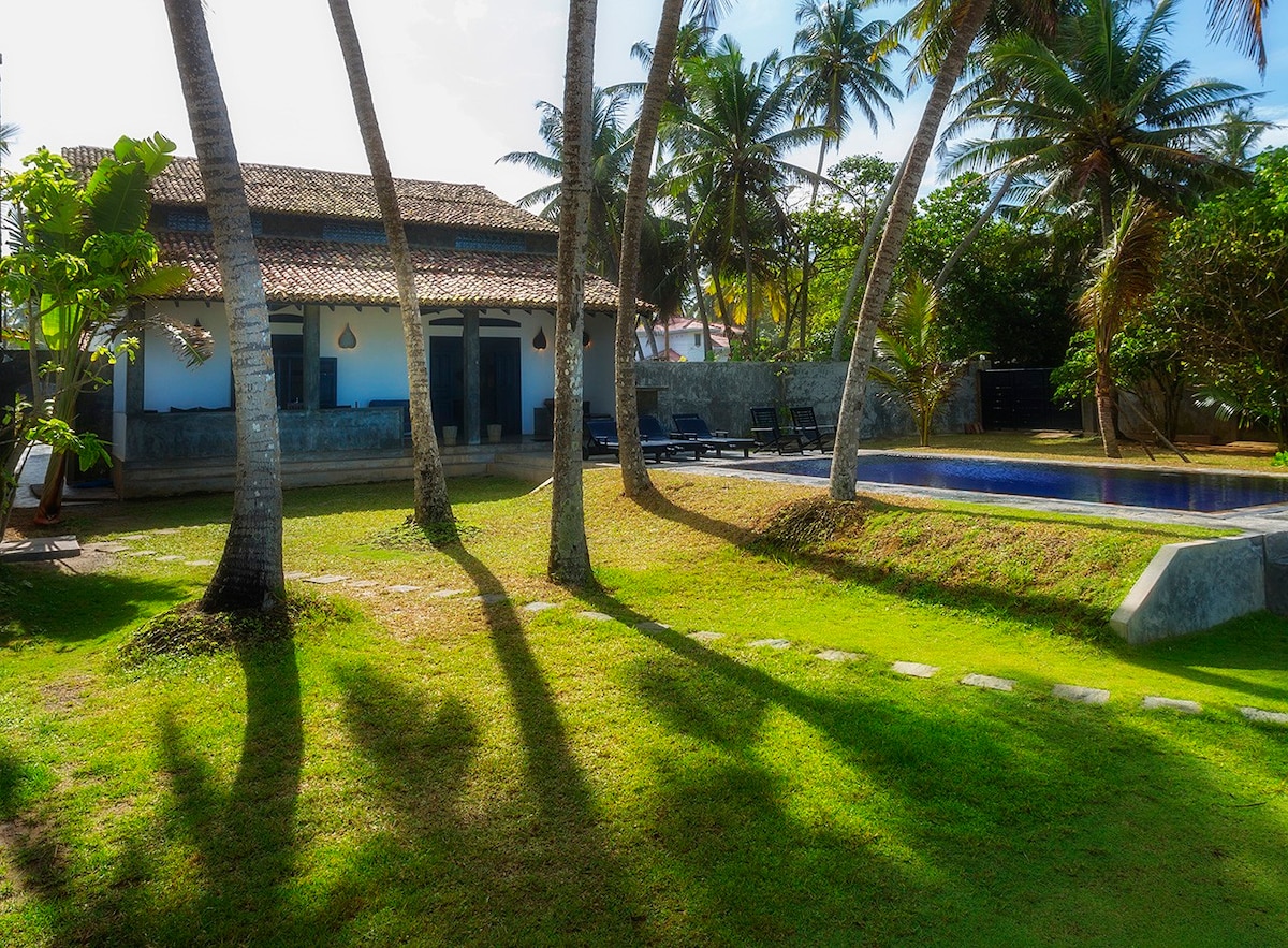 Villananda -令人惊叹的海滨别墅，带泳池