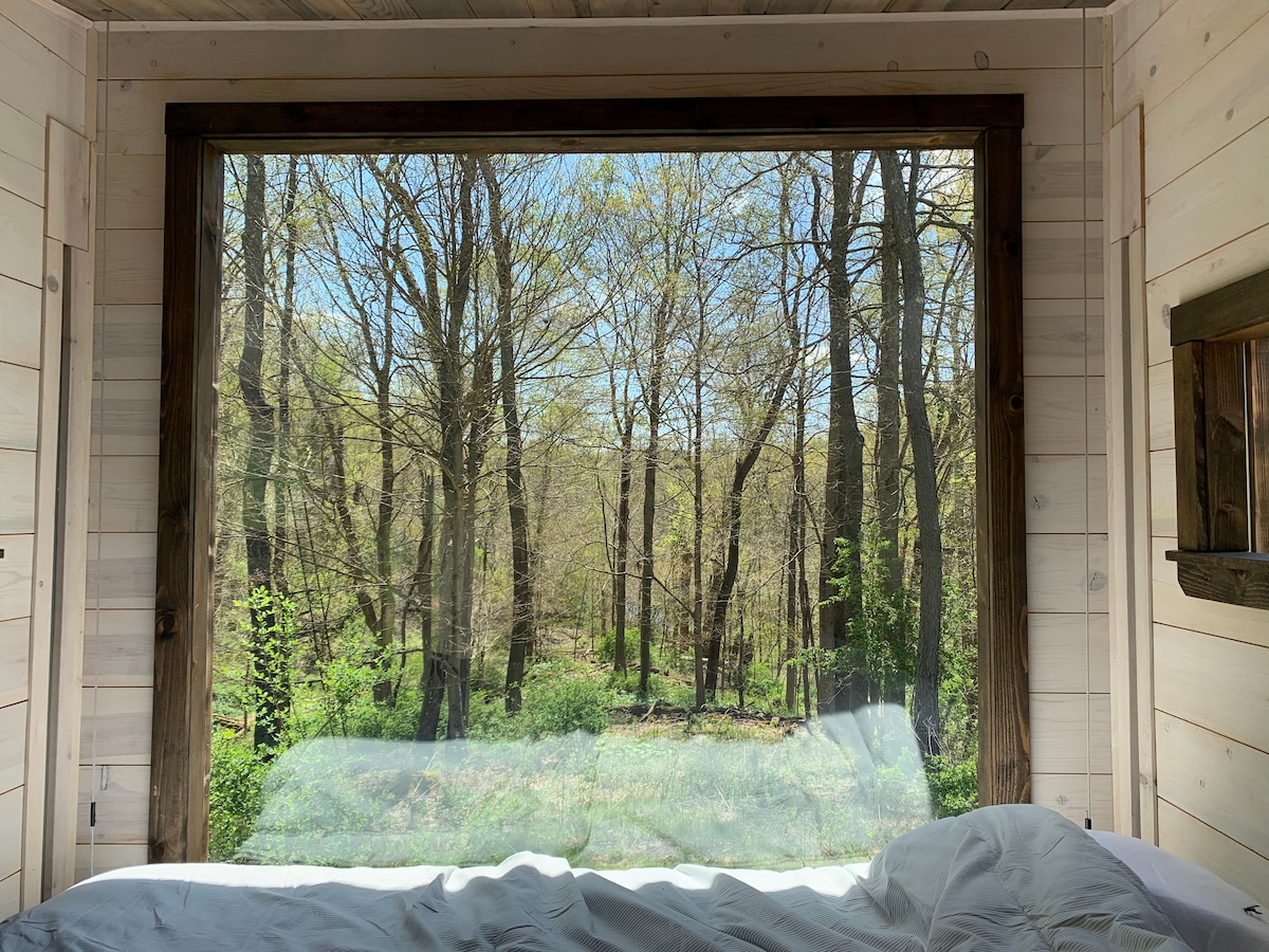 The Oculus Tinyhouse at Innisfree Farms