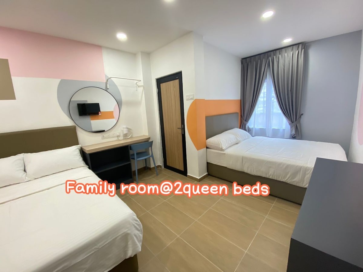 125New Cozy Family Room@Moon Hotel