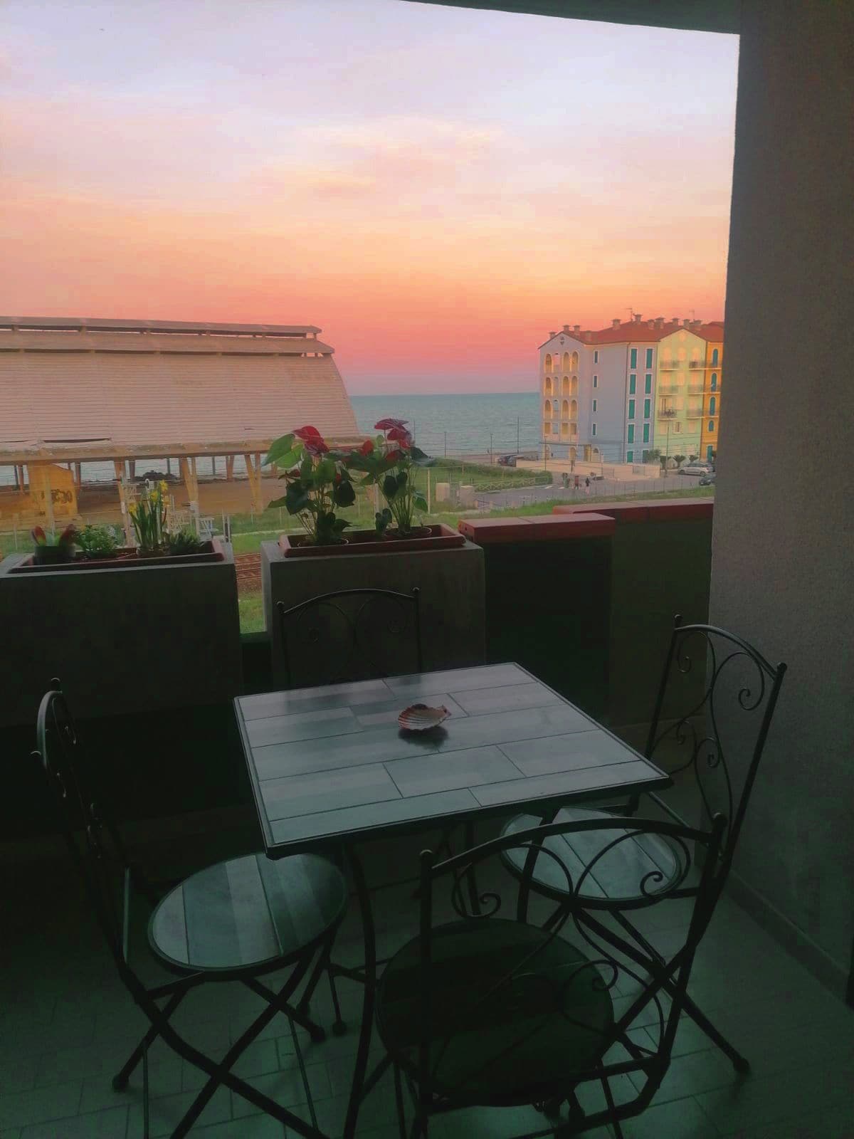 Una terrazza sul mare