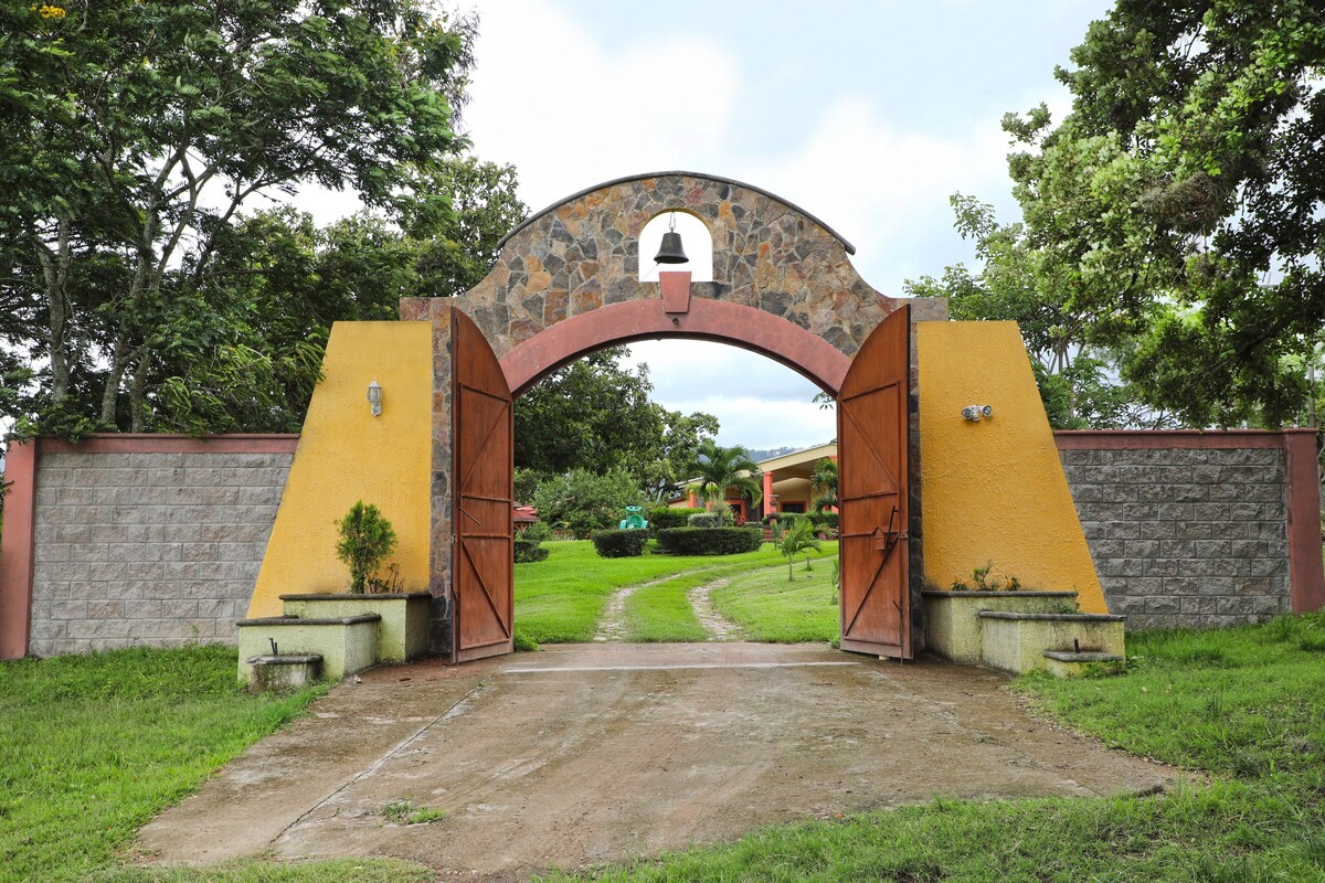 Quinta Cueva de la Loba