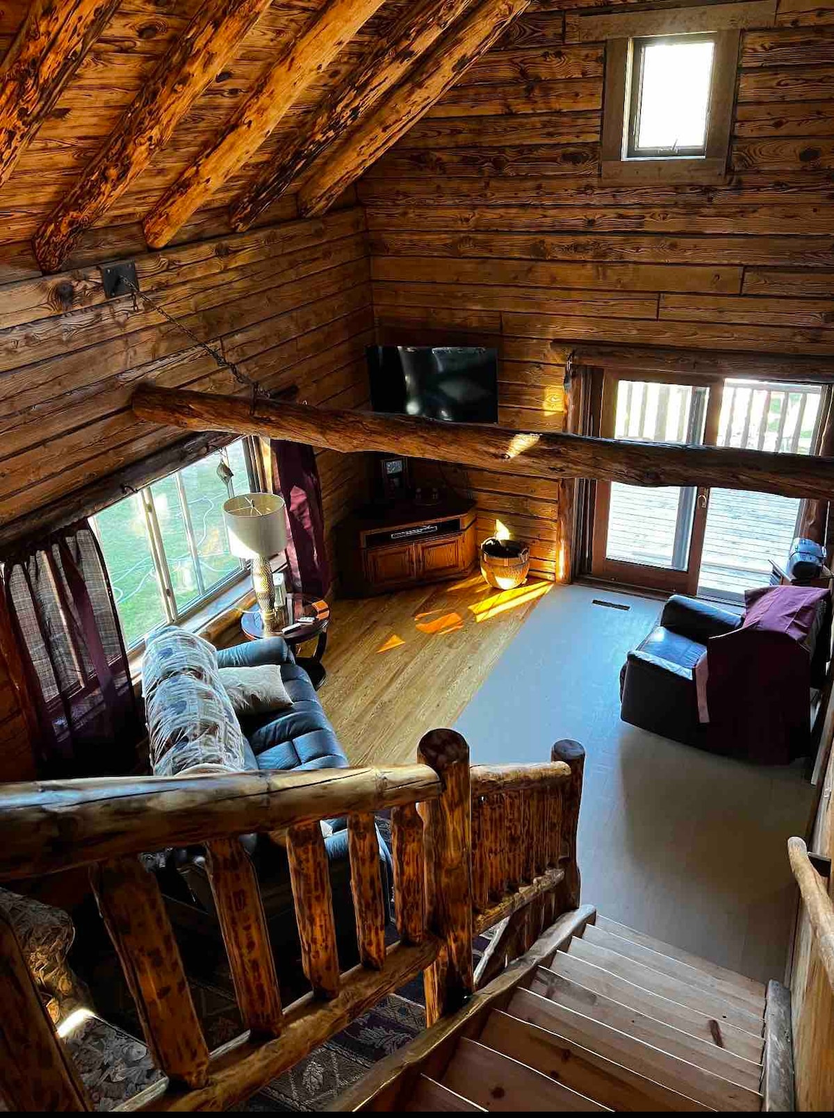 漂亮的3卧室原木房源，温馨舒适