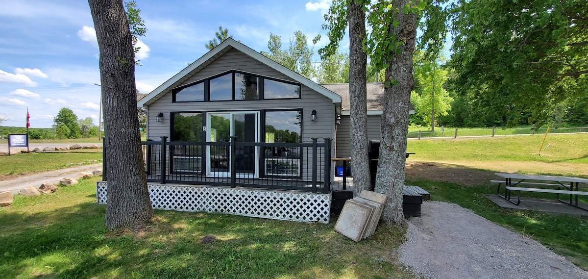 Four Moira Lake Cottages - Waterfront Cottages