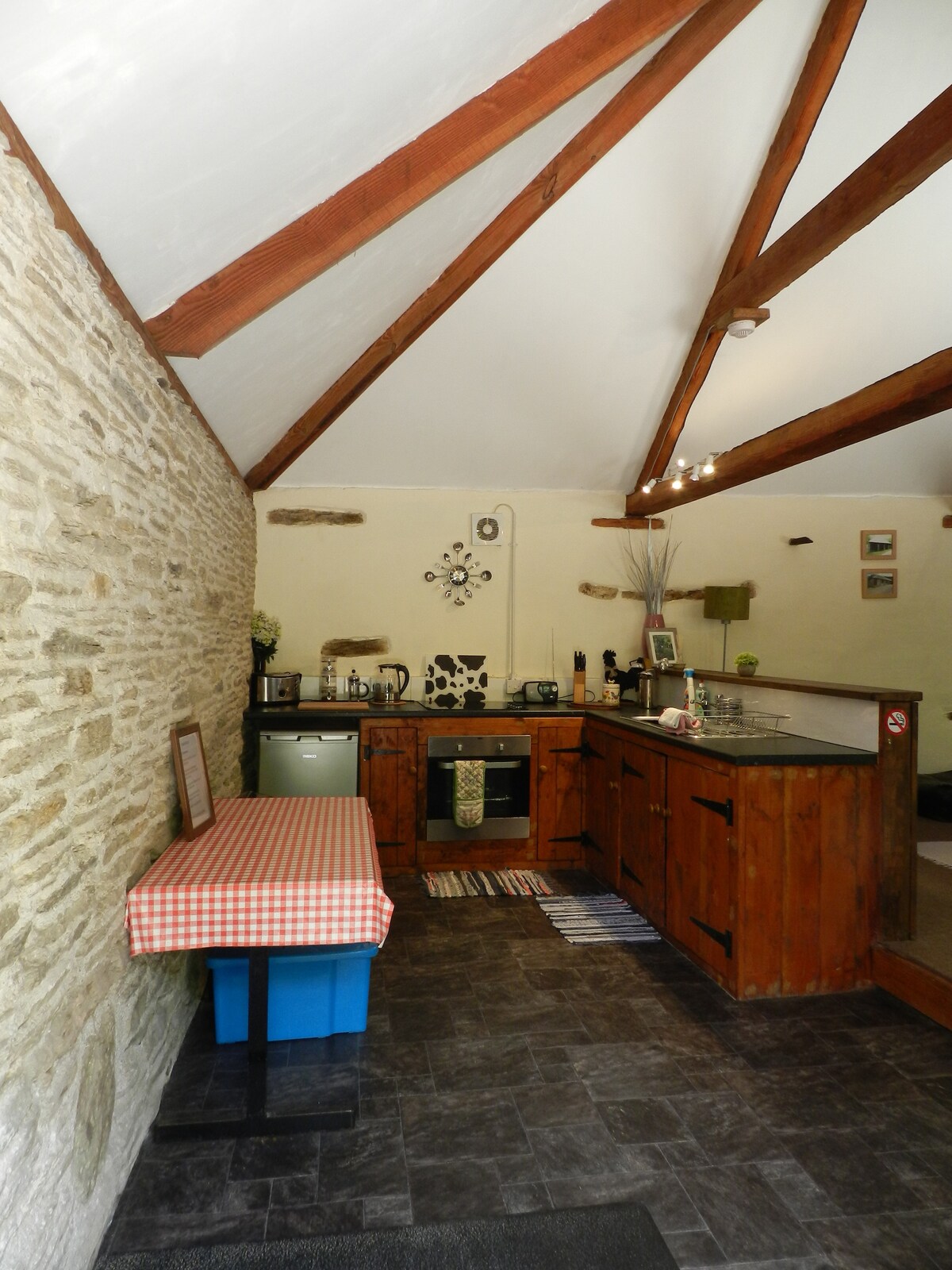 The Cart Shed, Chitcombe barns