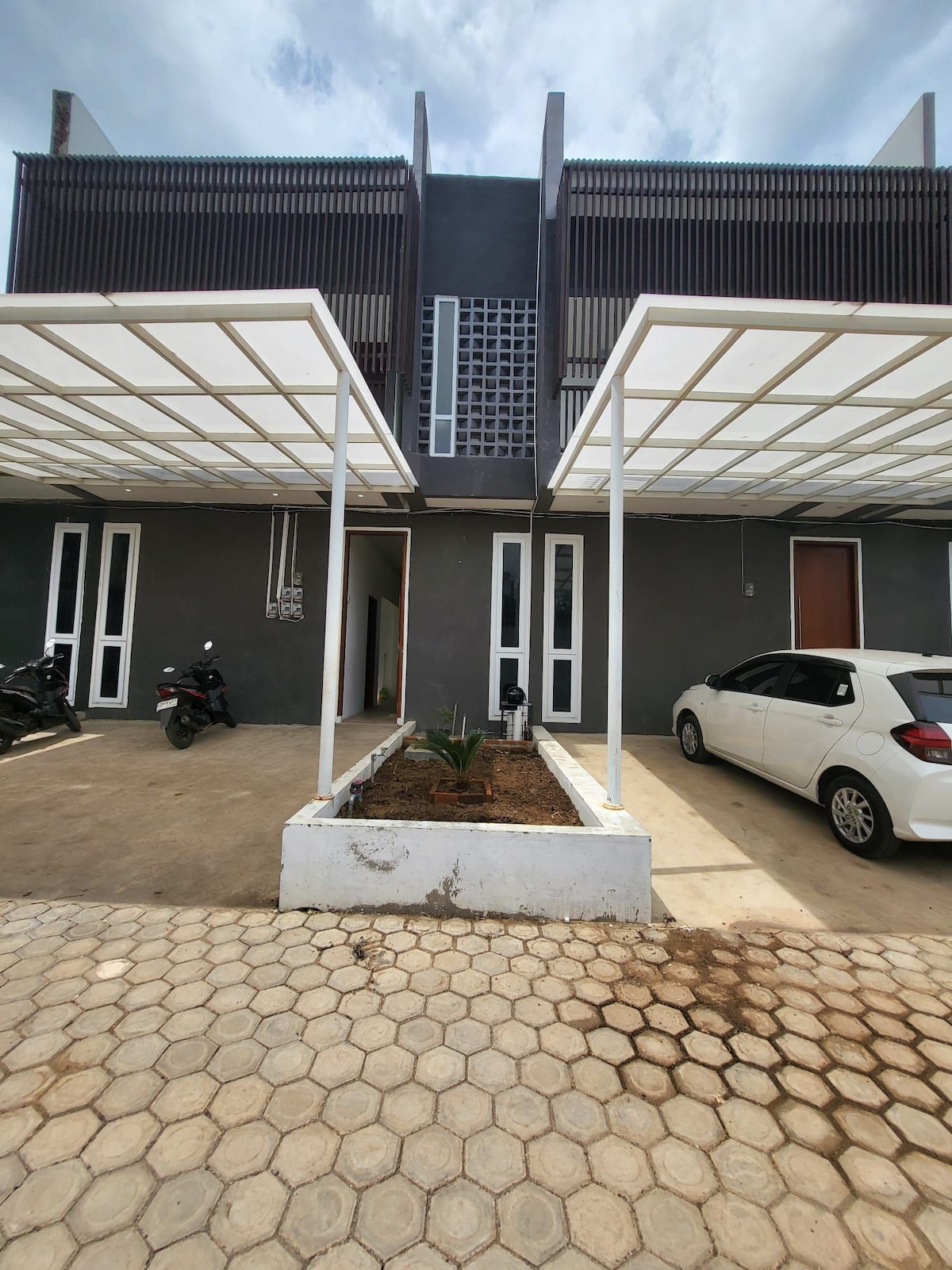 Aura Dara Homestay, Entire Home in Banda Aceh