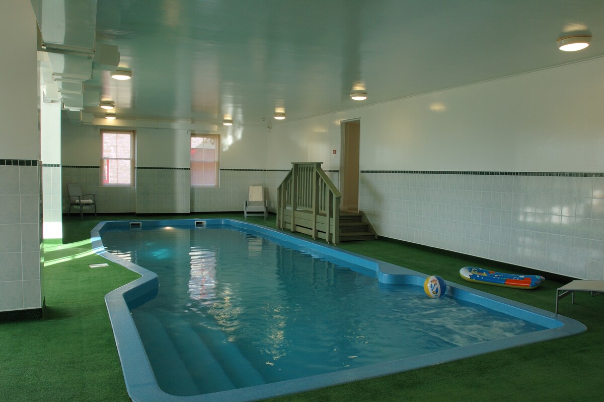 Craiglea Lodge & Pool