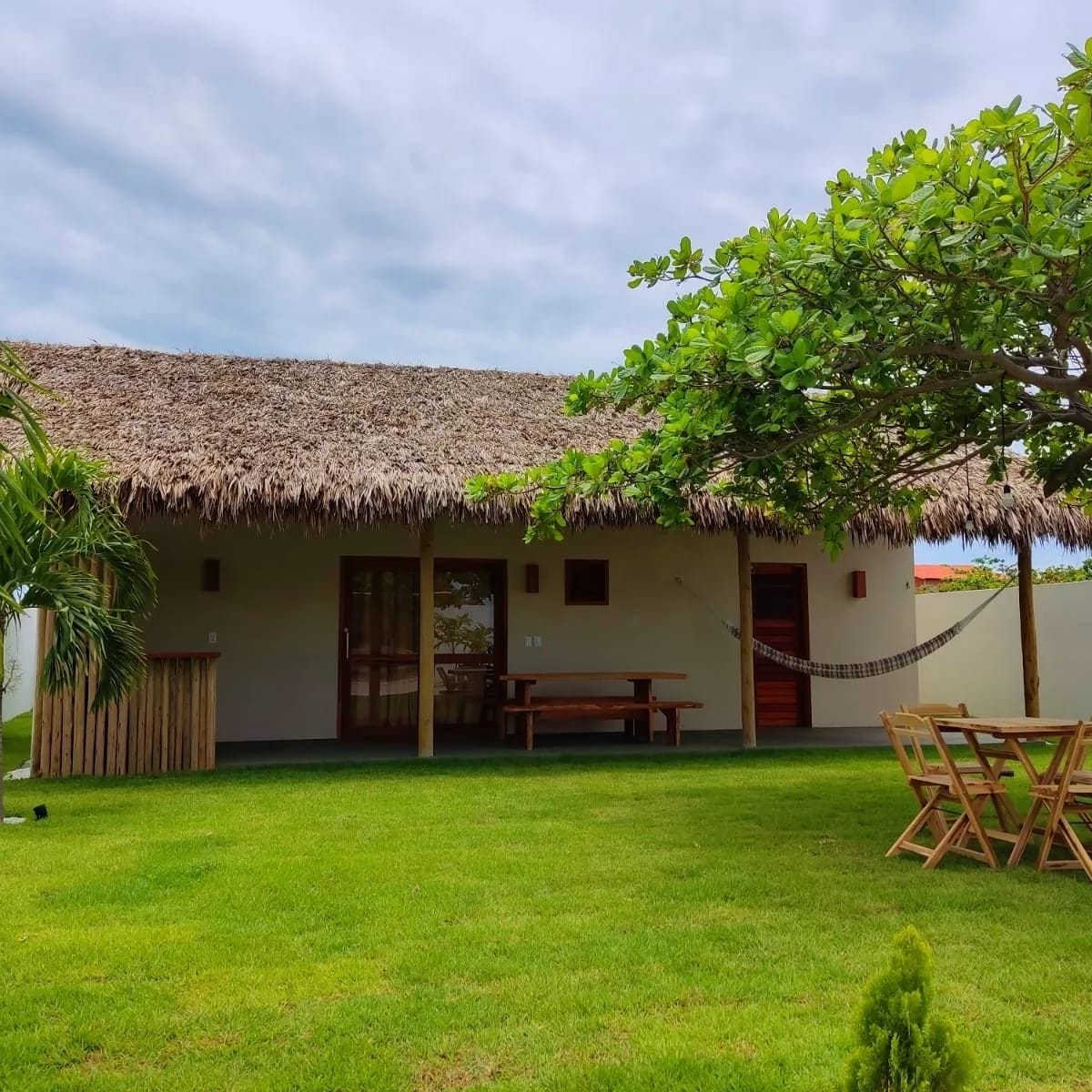 Cabana do Mato com piscina e Jardim !