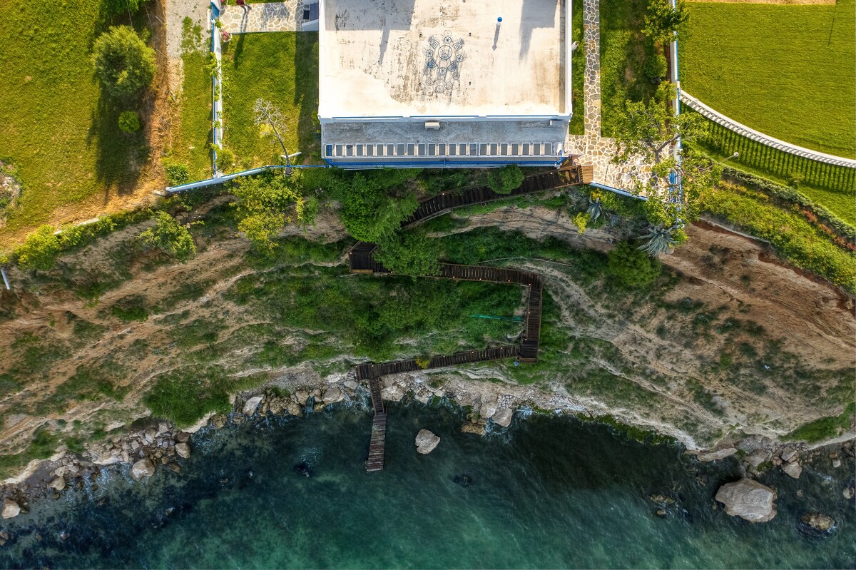 海军希腊别墅，带泳池和海景