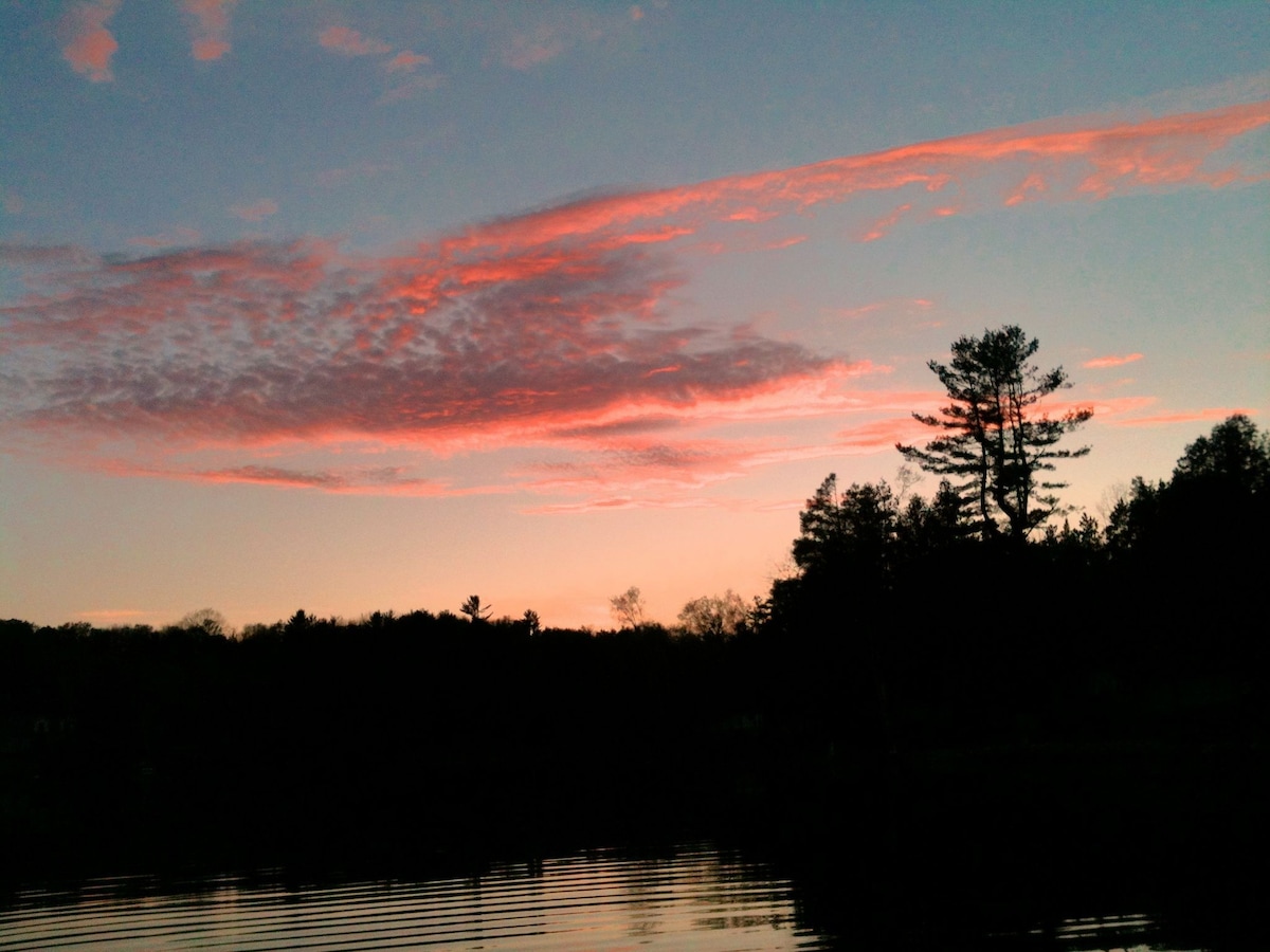 GotAway Lodge, Lakefront Cottage