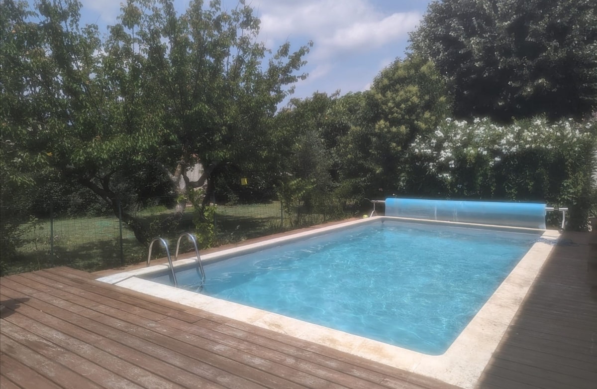 Maison avec piscine à La Baume de Transit (Drôme)