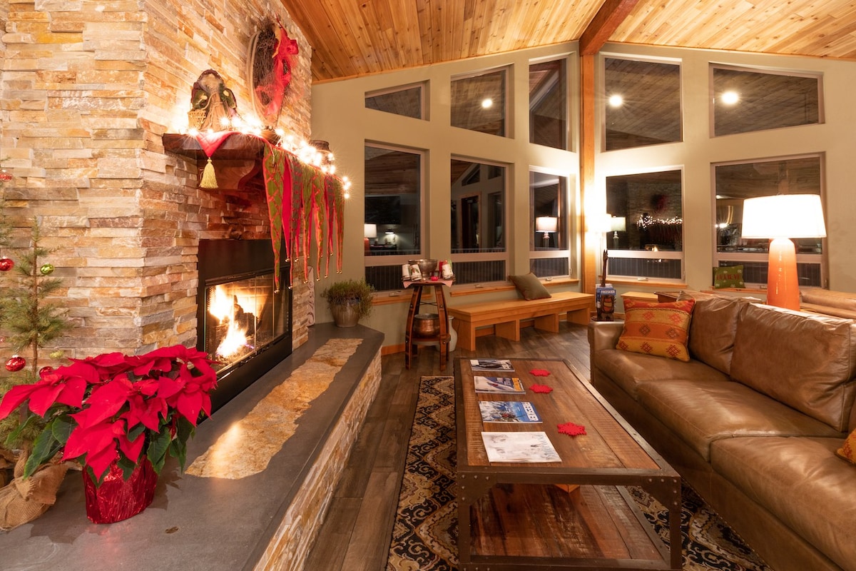 Private Lodge Room with Mountain and Valley Views