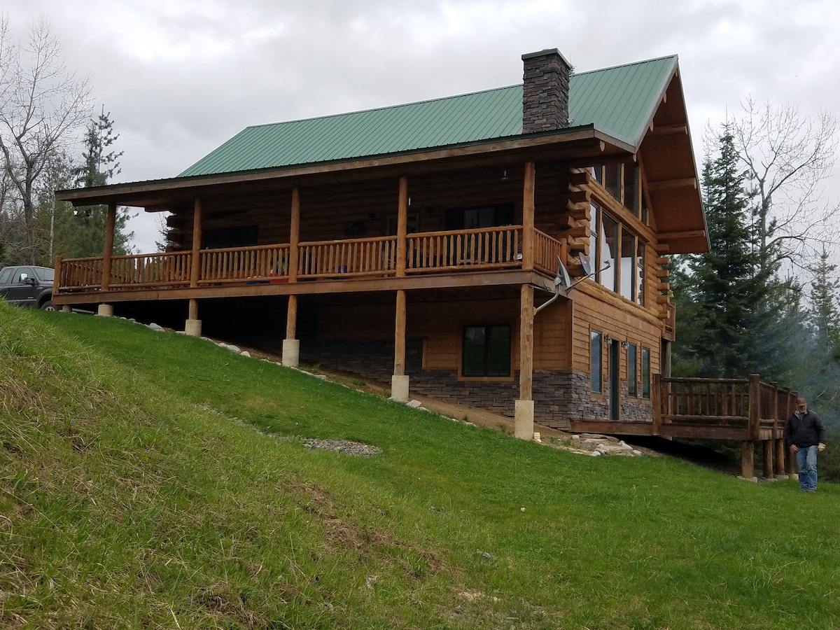 Beautiful log home along the St. Joe River