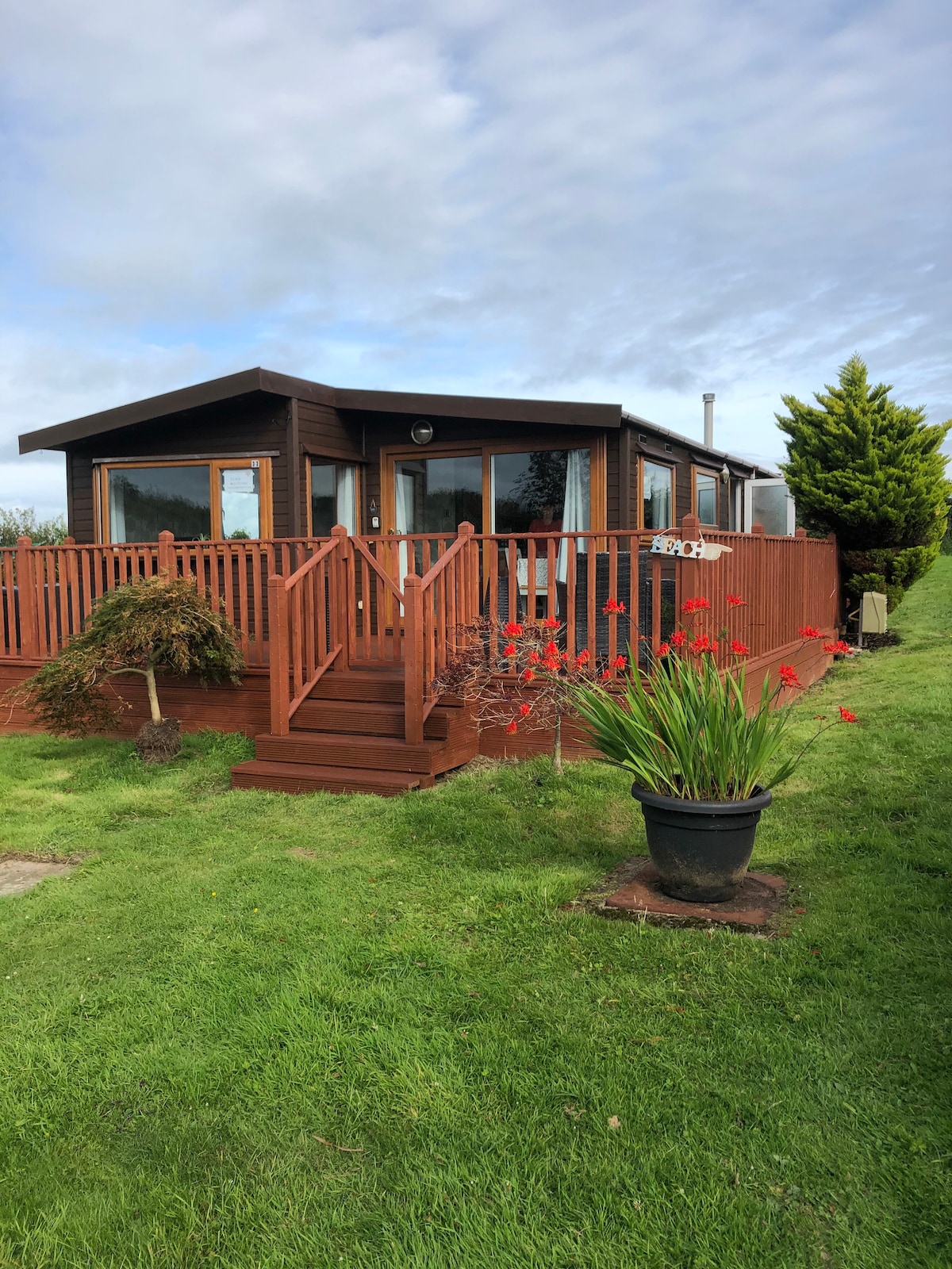 Cwt Pren, 33 Forest Lodge, Hafan y Môr, Pwllheli