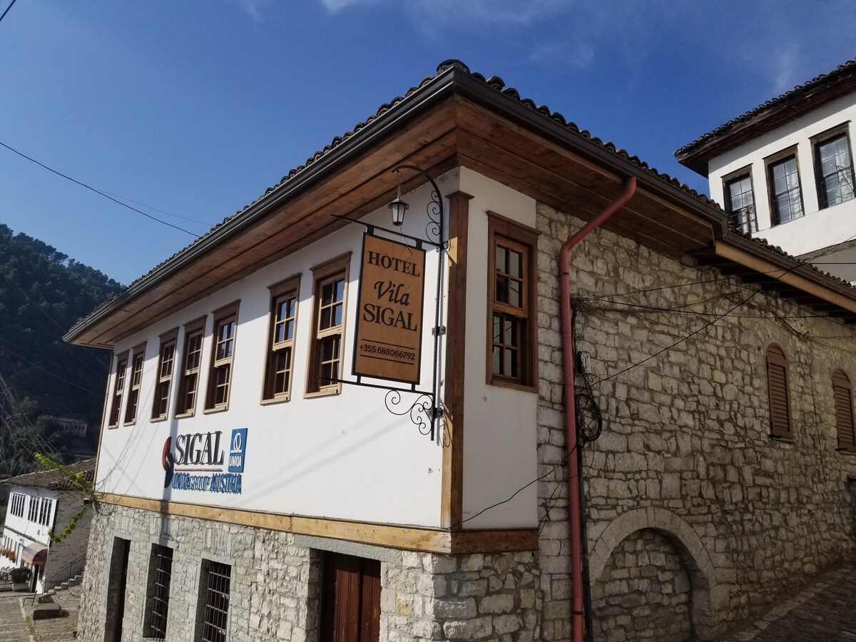 Vila Sigal Berat