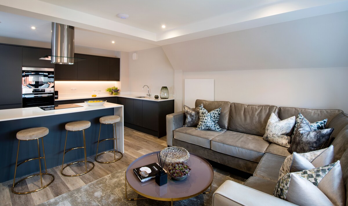 Contemporary  2 bedroom apartment in Alderley Edge