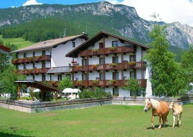 位于4星级酒店La Villa Dolomites的公寓