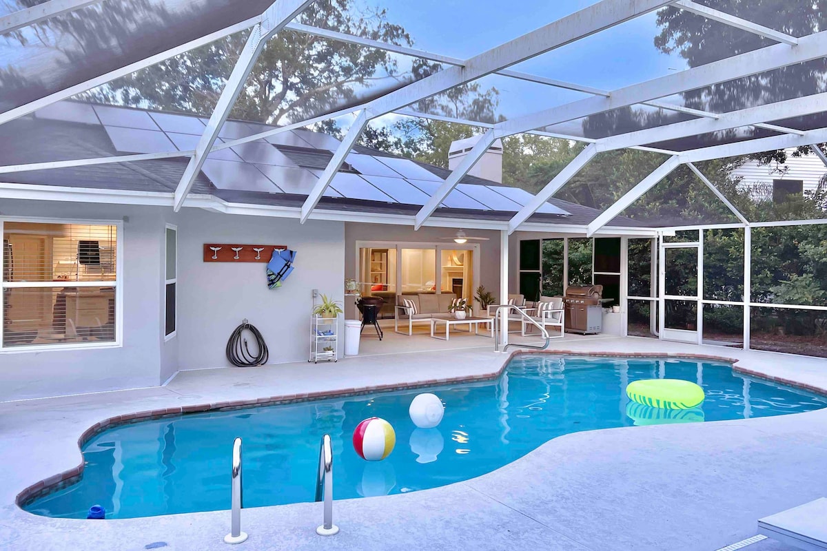 Spacious Pool Home Near Starkey Wilderness Park