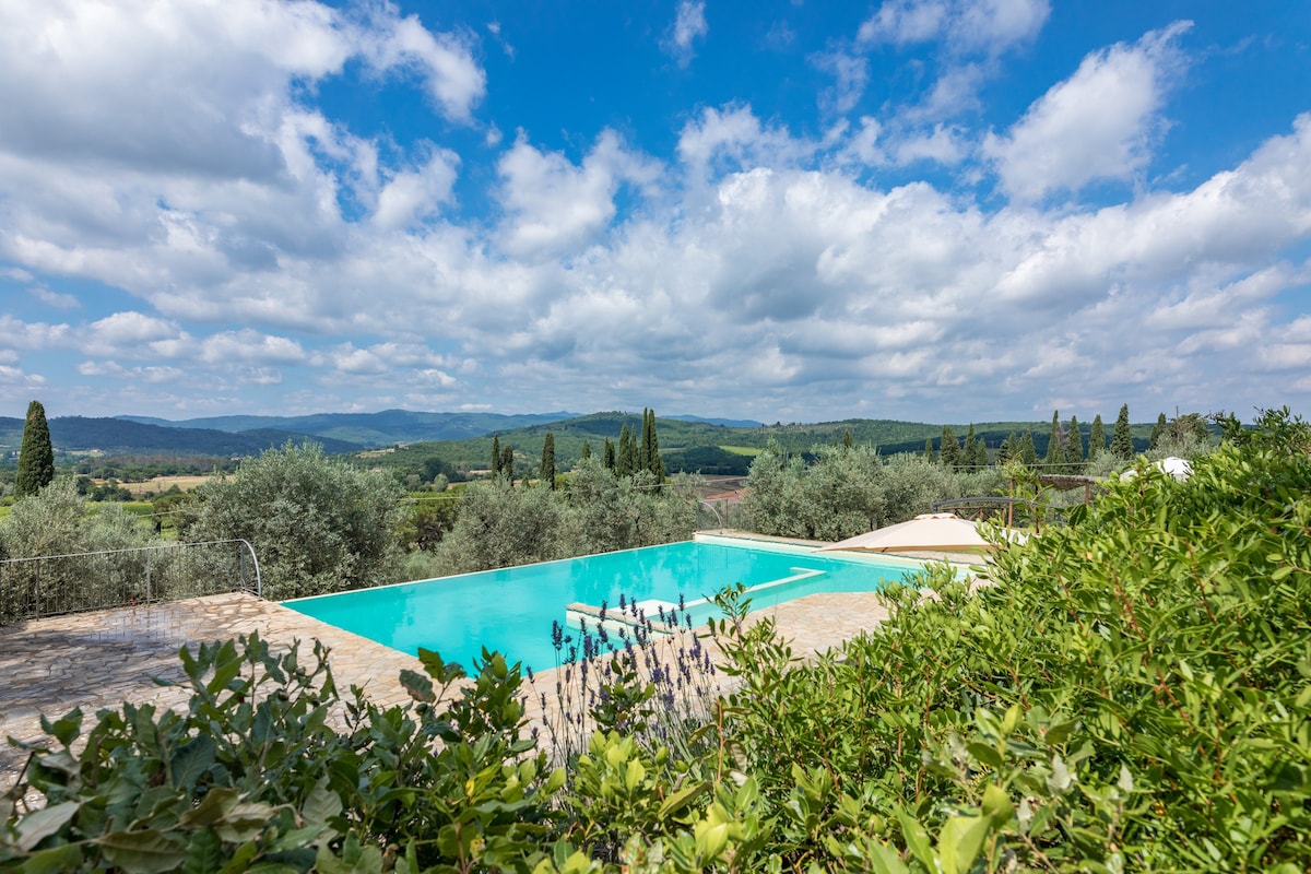 Relaxing holiday in Tuscany, 3 apts. and pool