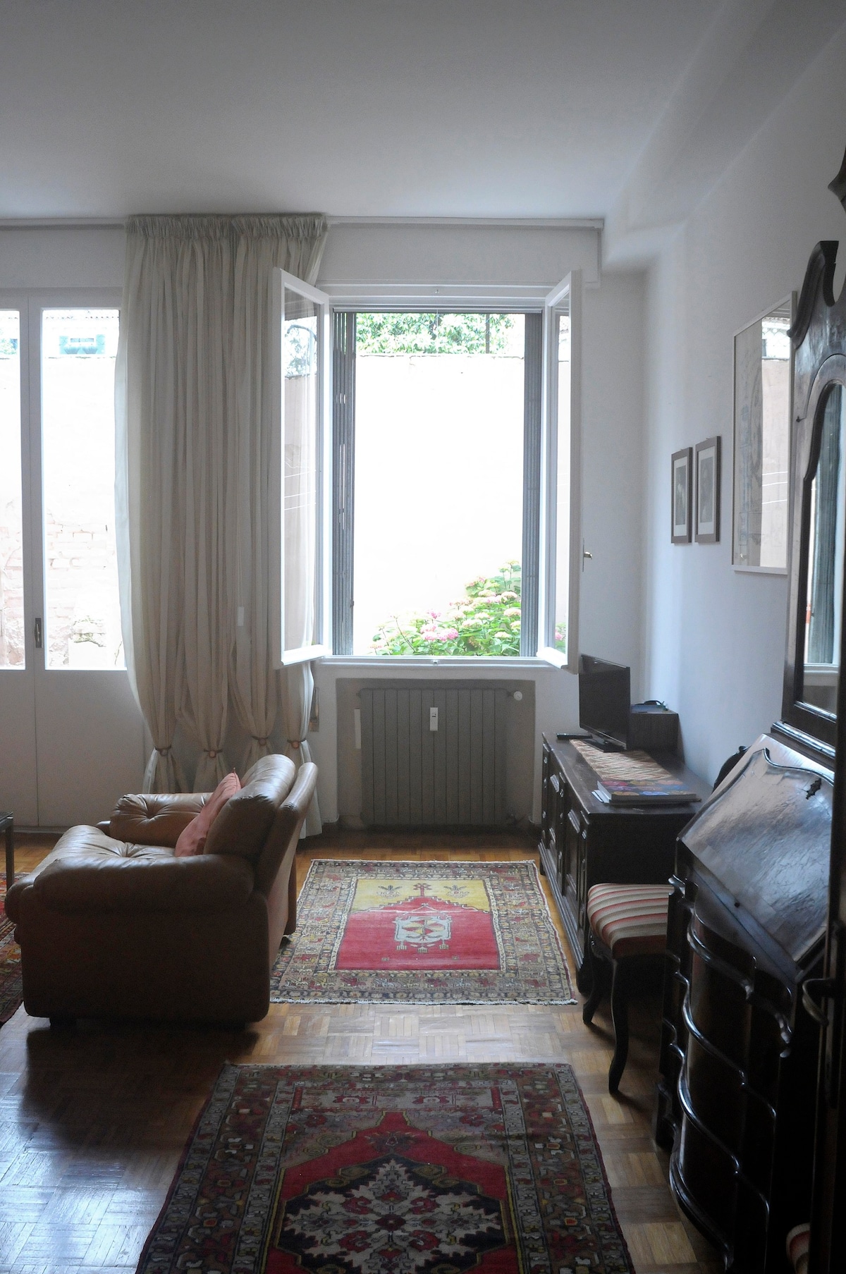 迷人的公寓，带阳台，靠近罗马广场