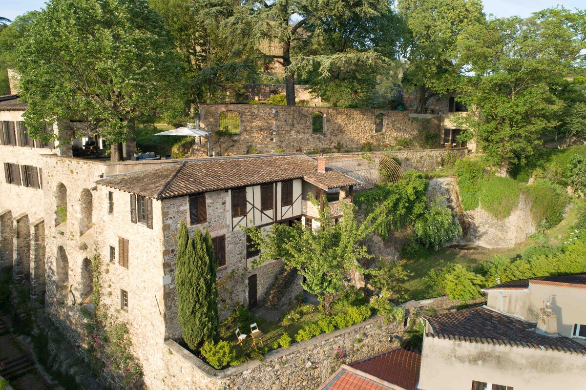 La Bâtie : La Loge, rooftop.