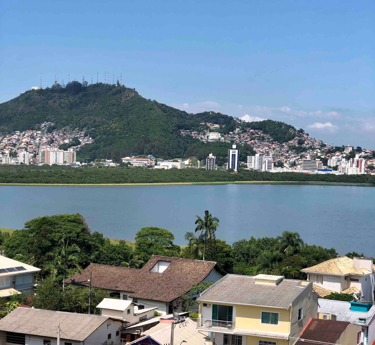 Apt-Luxo-Frente-Mar-Florianópolis