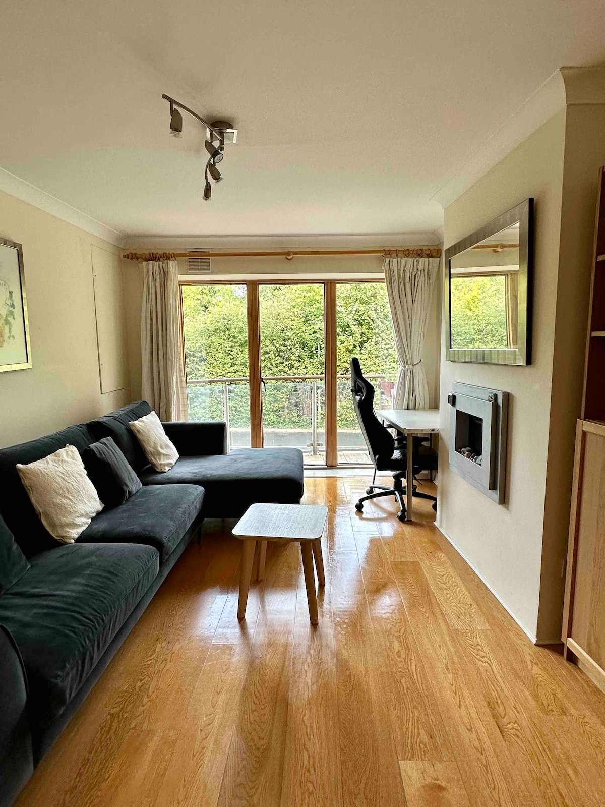 Balally Luas 2 Bedroom APT