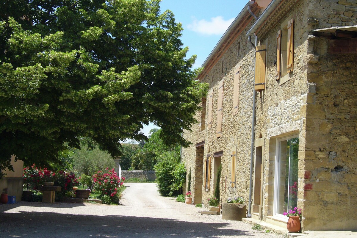 Cosy holiday home with swimming pool