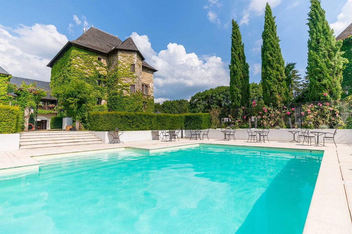 10分钟可达尚贝里（ Chambéry ） ！城堡、泳池、健身
