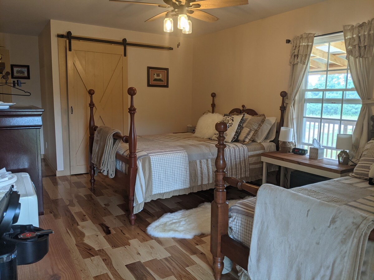 The Farmer's Wife Inn - Bed & Breakfast: The Pen