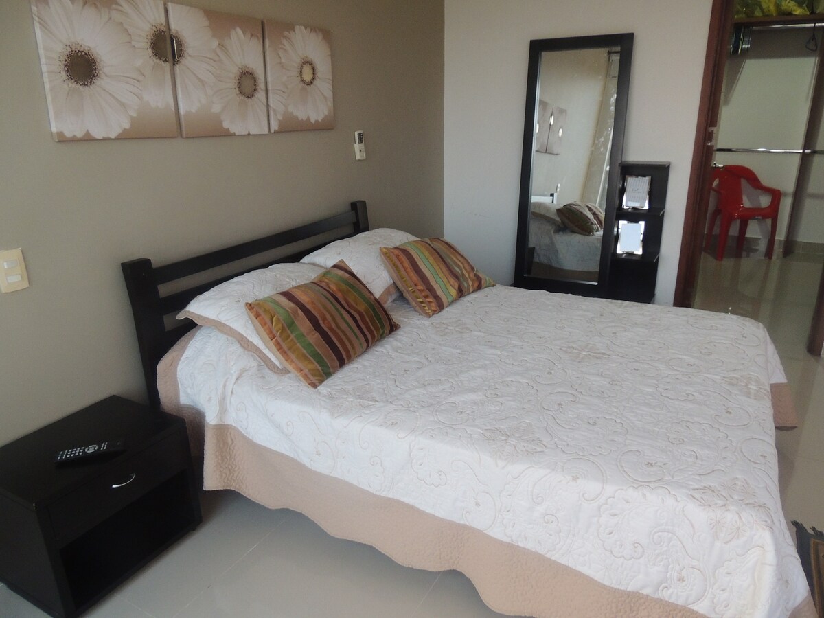 Luxury 3 Bed Condo in Cartagena!!
