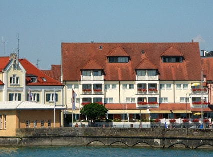 Akzent Hotel Löwen ， （ Langenargen am Bodensee ） ，双人客房村庄一侧