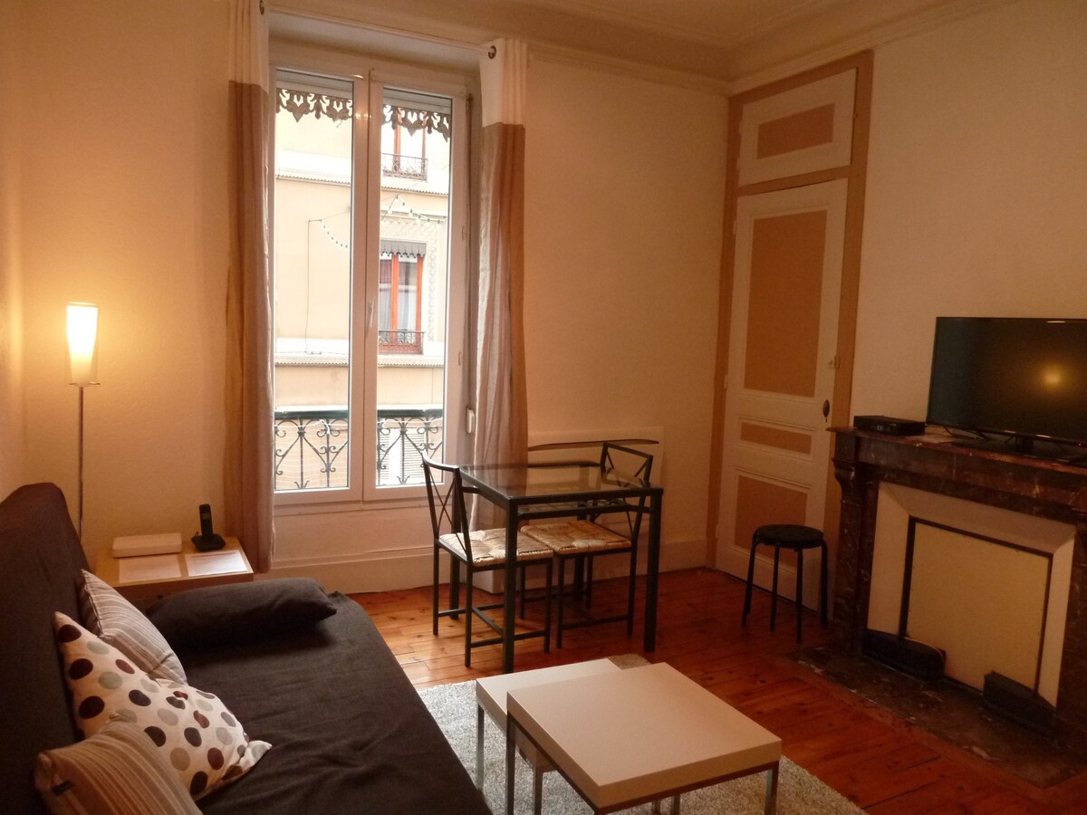 T2 meublé / Furnished 2 rooms