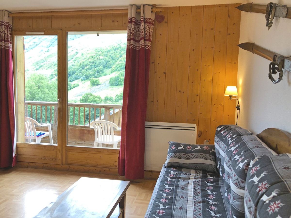 Chalets de St Sorlin-balcon朝南，可容纳4人。