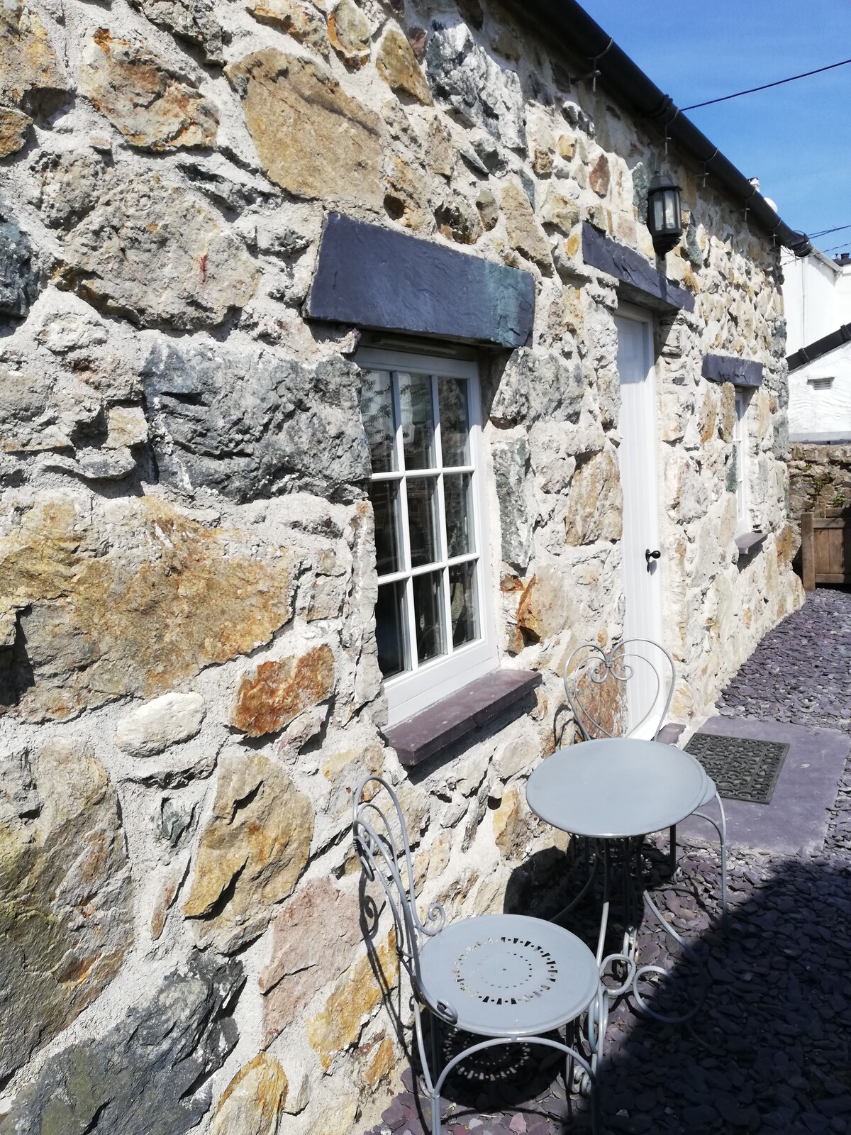 Traditional Welsh StoneTwo Bedroom Cottage.