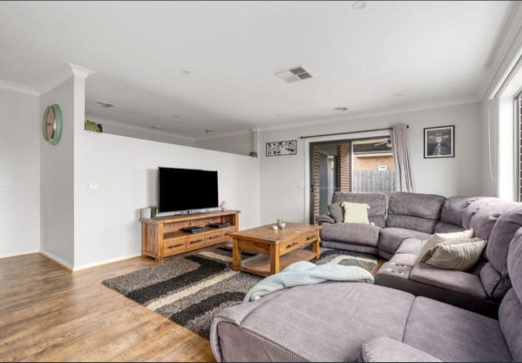 Cheerful home, located in the featherton rise estate, Wallan Victoria 3576.